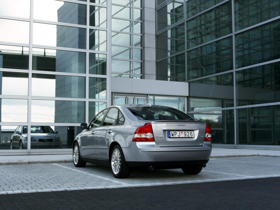  Volvo S40 D5 2004 года  (фото 6 из 21)
